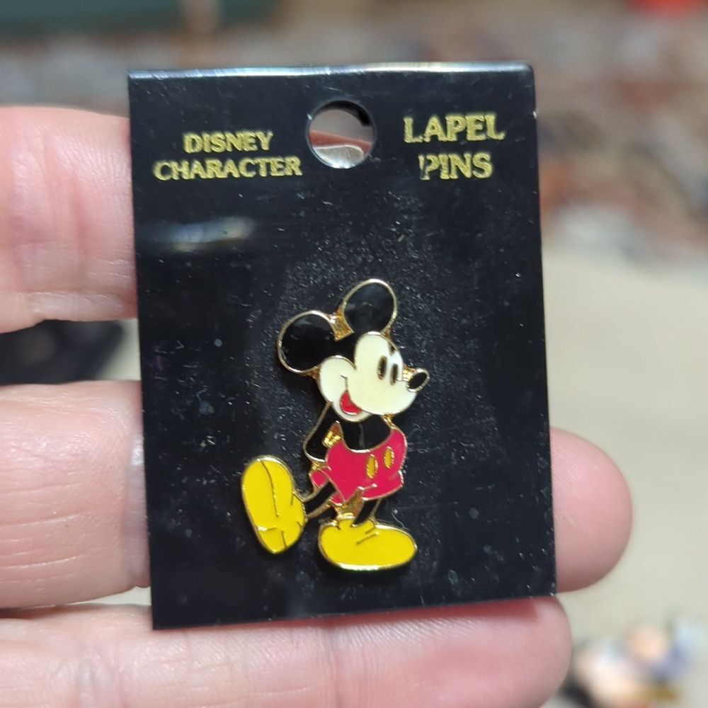 Disney Channel Mickey Mouse Watch, pin and Ornament Set - Picture 2 of 10